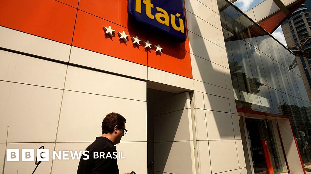 Vídeo, 'Trabalhei sete dias seguidos e até de madrugada', diz demitido do Itaú em home office, Duration 2,58
