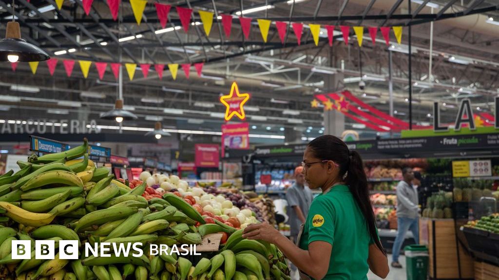 O país vizinho do Brasil onde empregados passaram a trabalhar menos e a ganhar mais (com desemprego na mínima histórica)