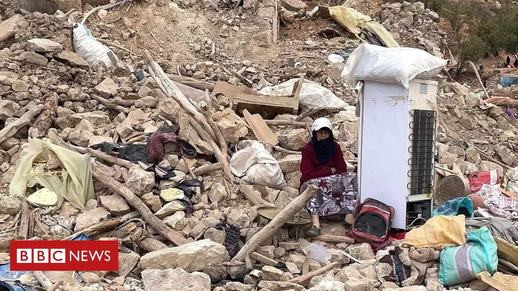 A busca por sobreviventes no Marrocos após forte terremoto que matou 2,9 mil