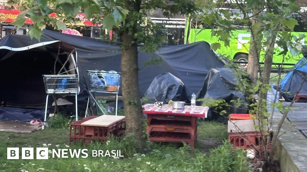 O 'acampamento' de moradores de rua no bairro mais caro de Londres