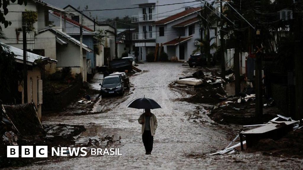 'Barulho da chuva já me deixa desesperada': vítimas de enchentes podem ter mesmo transtorno dos sobreviventes de guerra