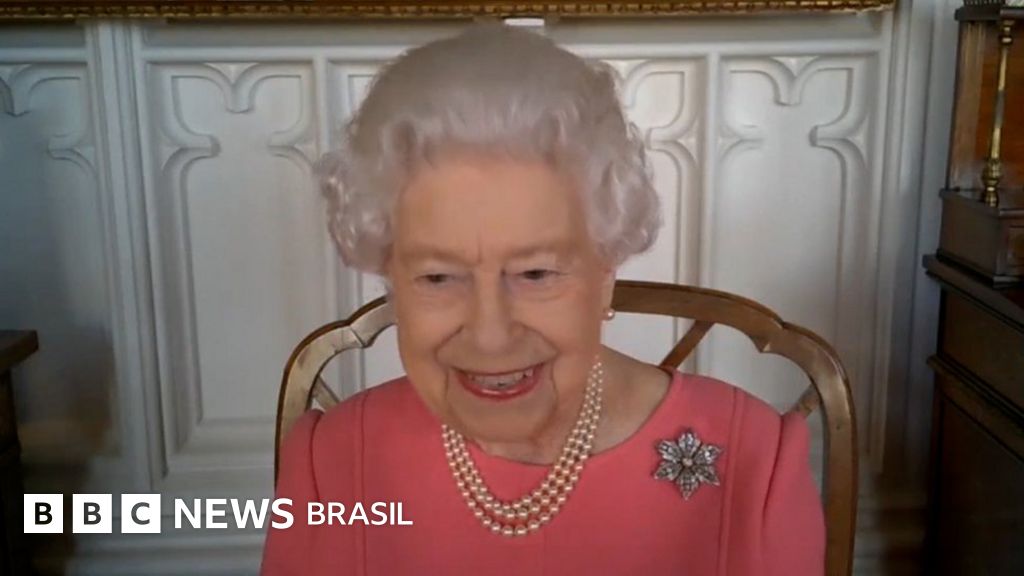'Pense nos outros': o apelo da rainha Elizabeth 2ª para que britânicos tomem vacina contra covid