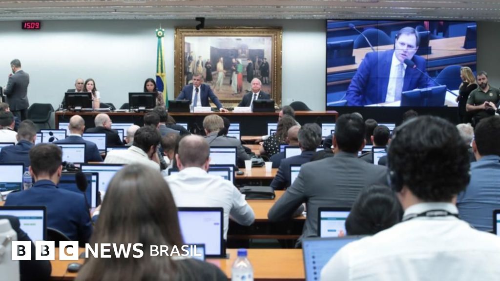 CCJ da Câmara aprova propostas que acabam com a escala 6X1; o que acontece agora
