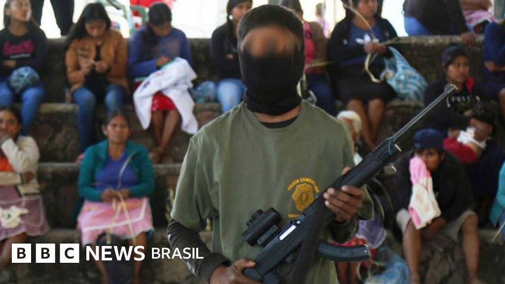 México: as imagens chocantes de crianças armadas no combate ao crime