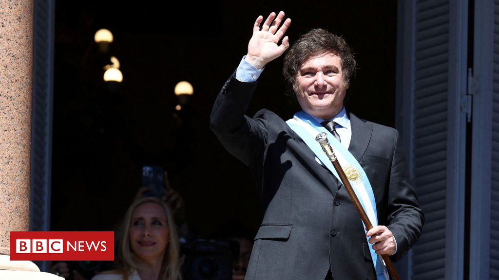 Por que Milei fará demissão em massa de funcionários públicos na Argentina