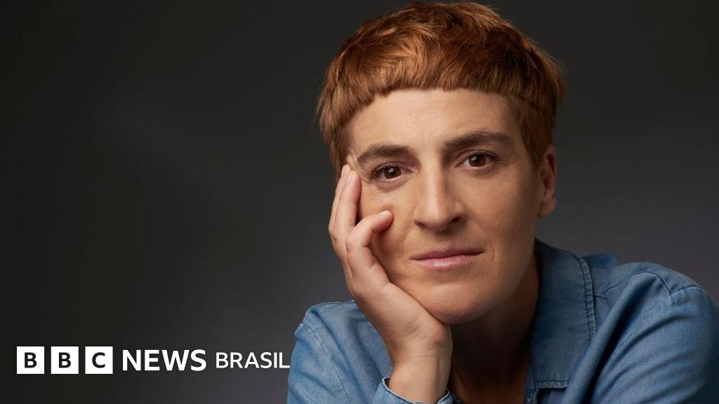 'Aos 17 anos, já tinha feito 4 operações para adequar minha anatomia ao meu sexo'