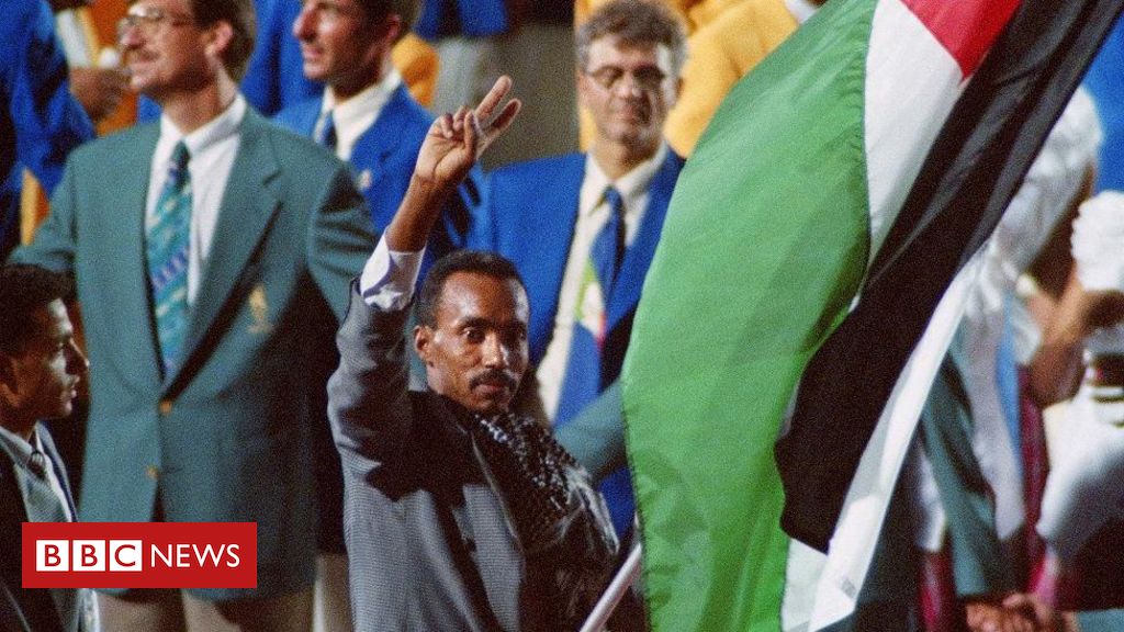 O primeiro atleta a carregar bandeira palestina na Olimpíada, que morreu em Gaza