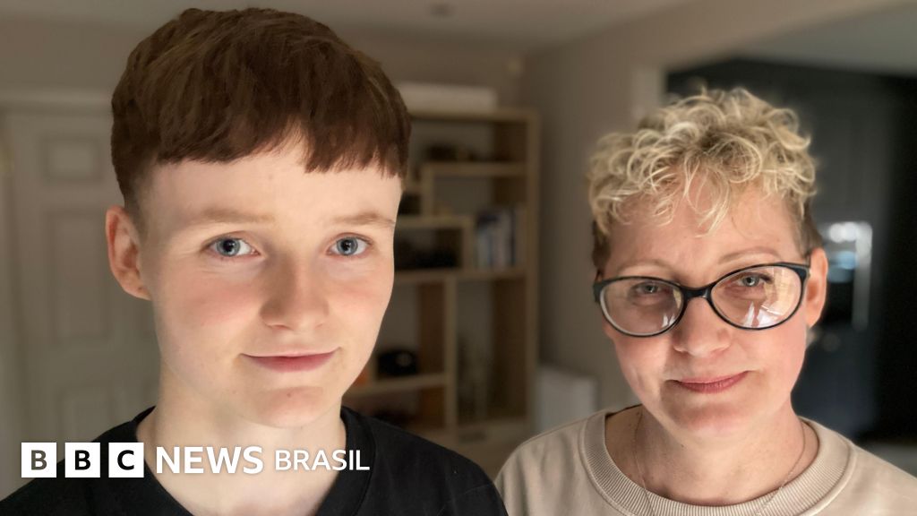 'Fui rejeitada pelo Exército britânico por ter histórico de câncer de mama na família'