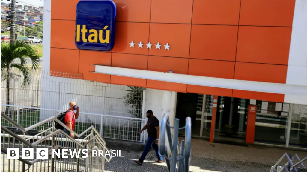 'Trabalhei sete dias seguidos e até de madrugada', diz demitido do Itaú em home office