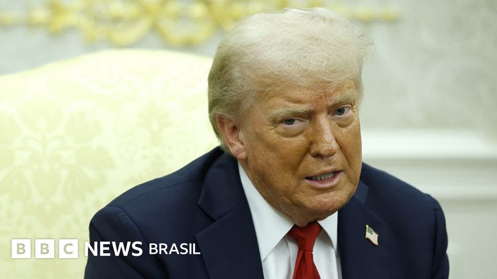 'Estou decepcionado, mas ainda não desisti de Putin', diz Trump à BBC