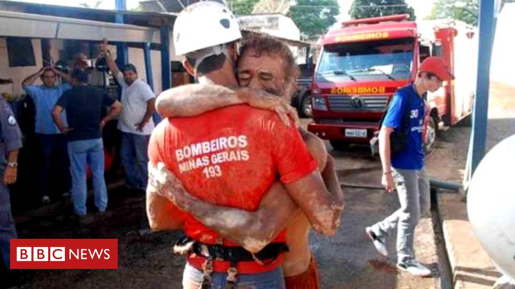 Brumadinho Foto De Bombeiro Abraçando Homem Que Viralizou Nas Redes Sociais é De 2011 Bbc 