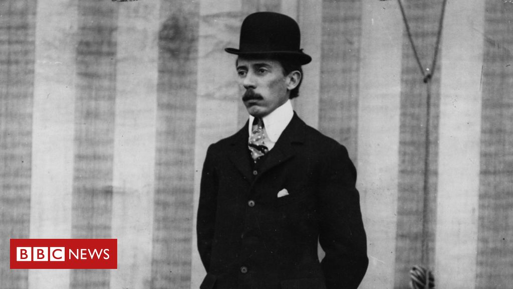 Incrível! Avião temático celebrando os 150 anos de Santos Dumont faz  primeiro voo