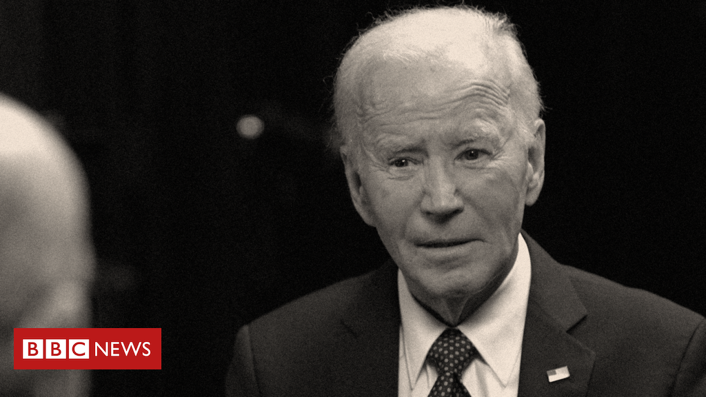 Trump faz 'apaziguamento' com Putin ao pressionar Ucrânia, diz Biden à BBC