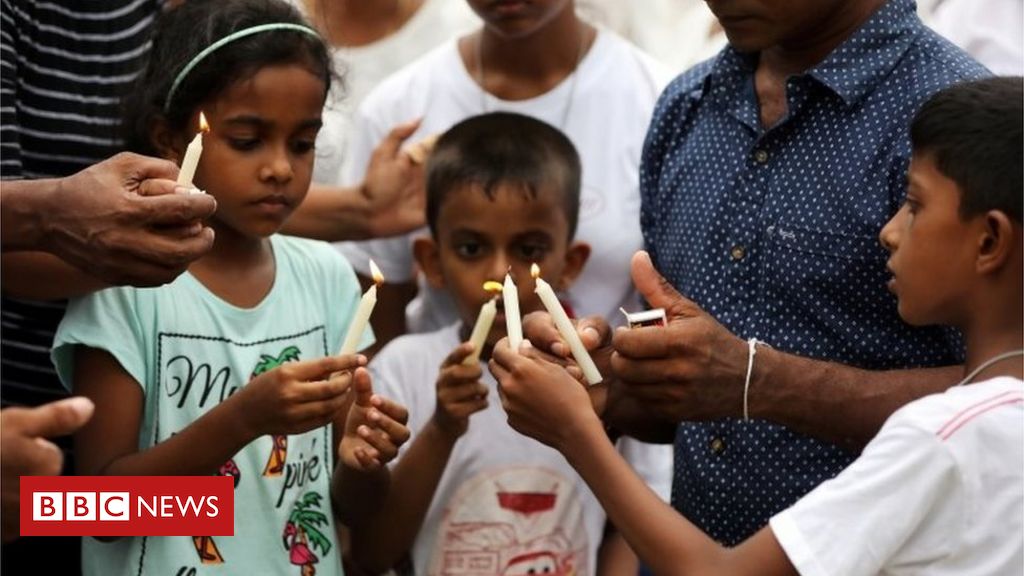 Теракт в шри ланке. Шри Ланка с детьми. Теракт Церковь Шри Ланка. Шри Ланка толпа.