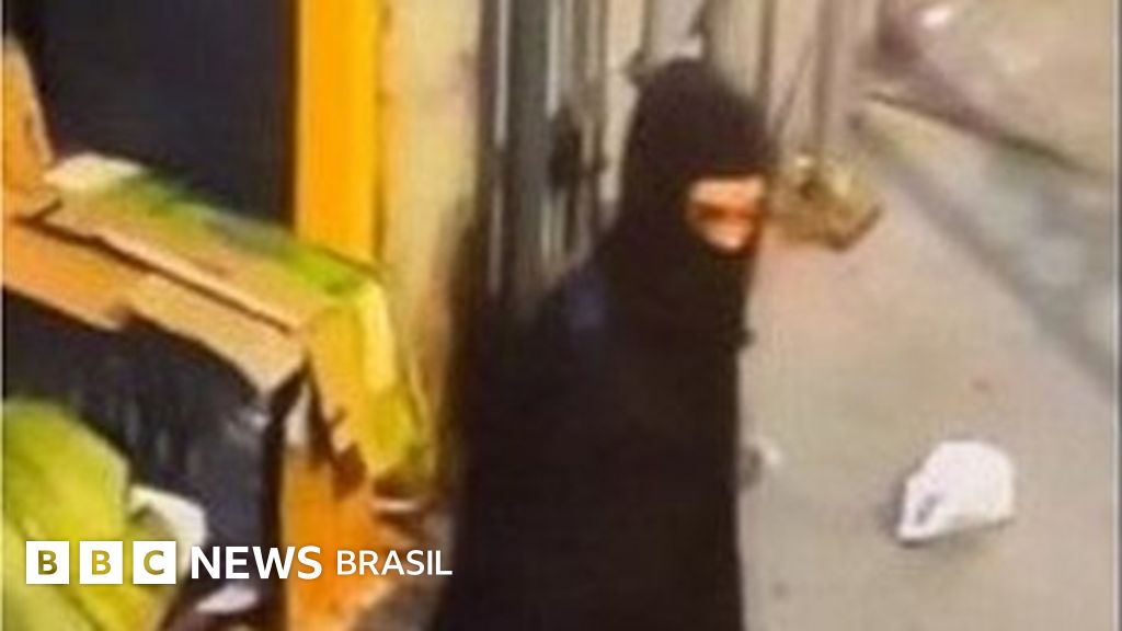 Atirador mascarado ataca moradores de rua nos EUA