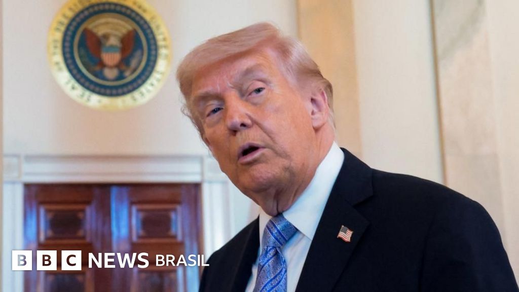 Trump diz que EUA vão pausar operação de escolta de navios no estreito de Ormuz