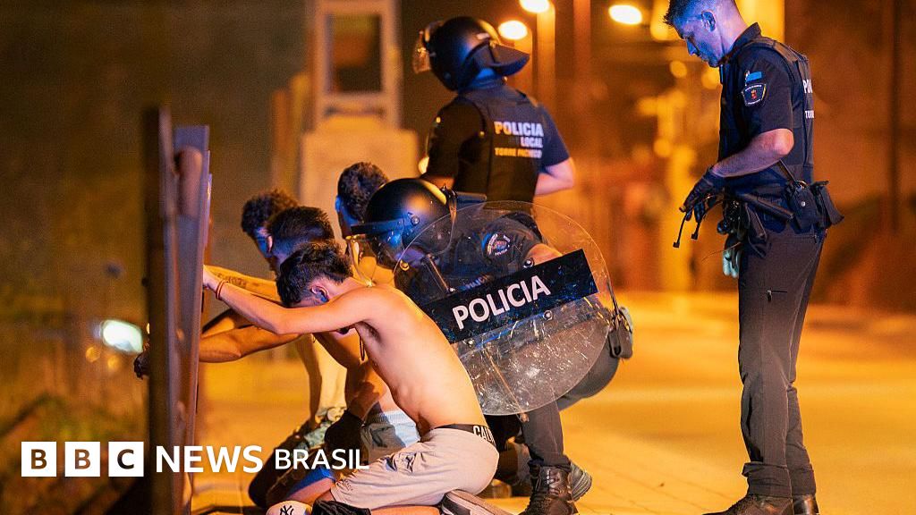 A cidade na Espanha onde grupos de direita radical perseguem migrantes