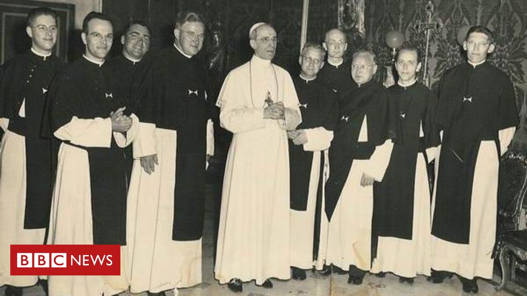 Por que Igreja Católica excomungou comunistas há 75 anos