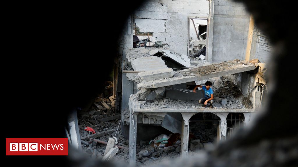 Tropas de Israel cercam a Faixa de Gaza; população já está sem energia