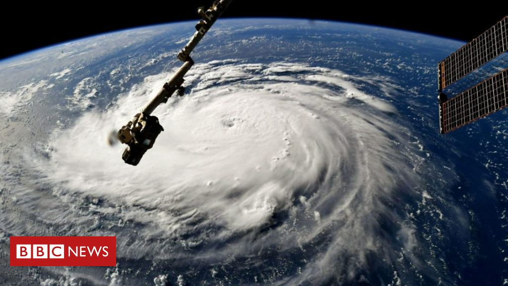 Idalia: furacão 'devastador' chega à Flórida