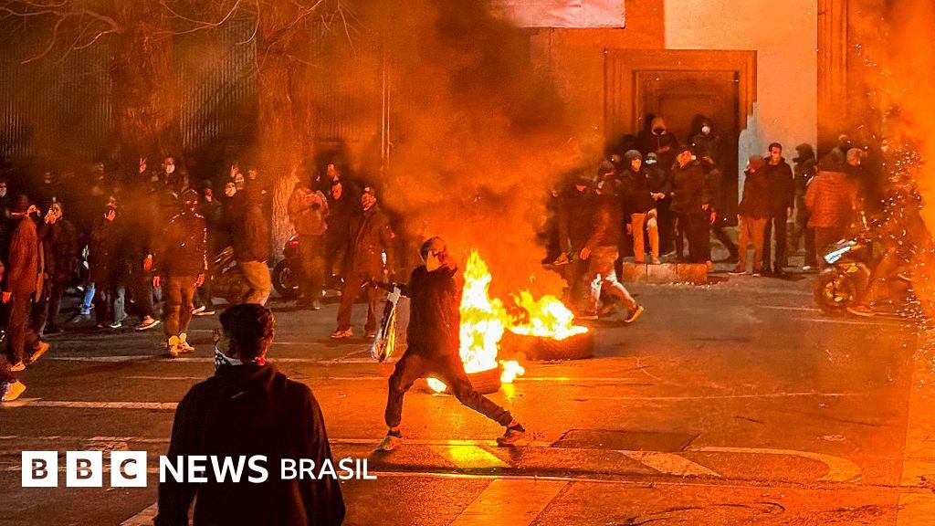 As fotos de rostos de centenas de mortos vazadas à BBC em meio a brutal repressão a protestos no Irã