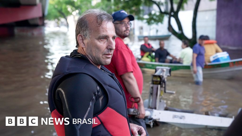 O gaúcho de 59 anos que resgatou 300 pessoas de caiaque - sem saber nadar: ‘Não posso me deprimir diante da tragédia’