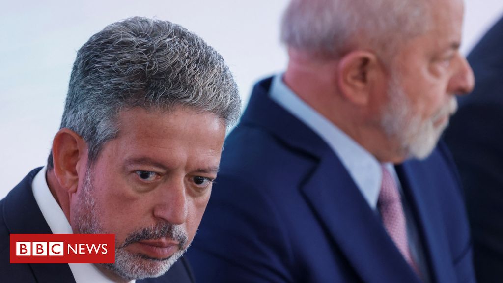 Aprovação difícil do marco fiscal marca fim da 'lua de mel' entre Lula e Lira?