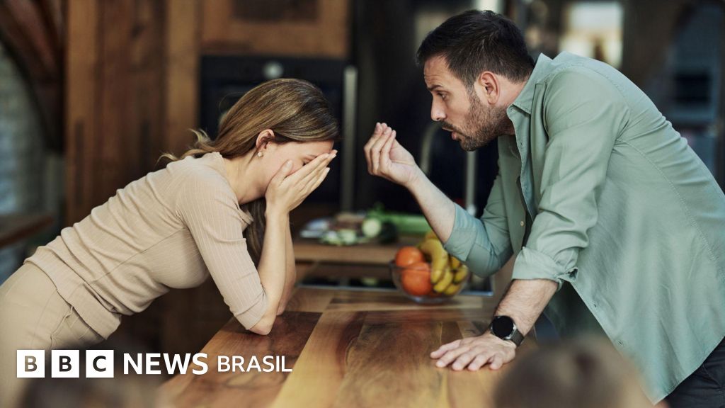 O que acontece no cérebro quando ouvimos opiniões diferentes — e como treinar nossa capacidade de escuta