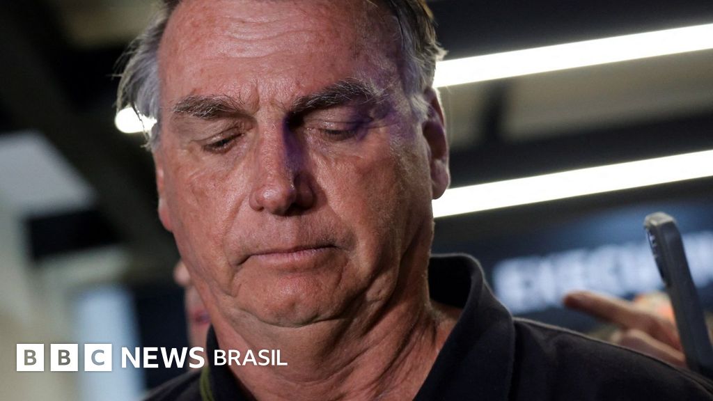 Denúncia criminal contra Bolsonaro 'é muito provável', dizem criminalistas