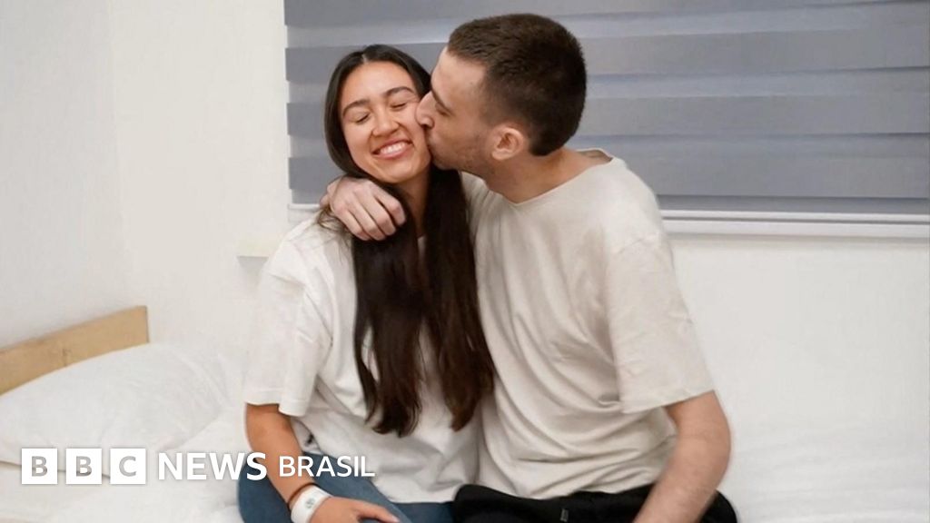 Casal de reféns israelenses mantidos separados se reúne após 738 dias: 'Hora de começar a se curar juntos'