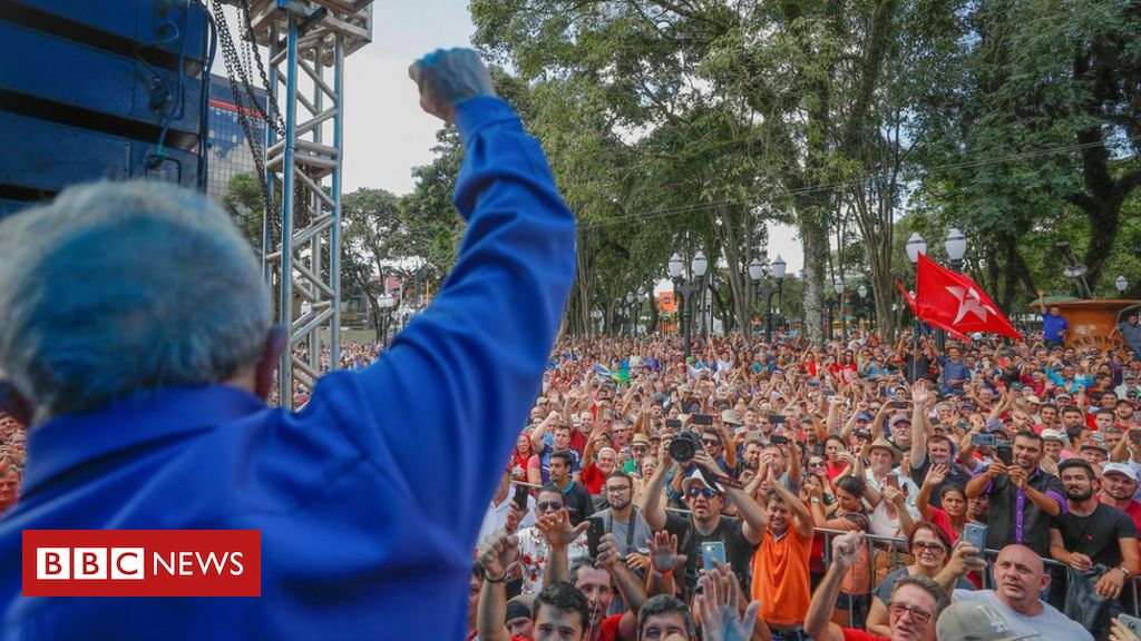 Ap s tiros e sob tens o Lula encerra caravana em Curitiba horas