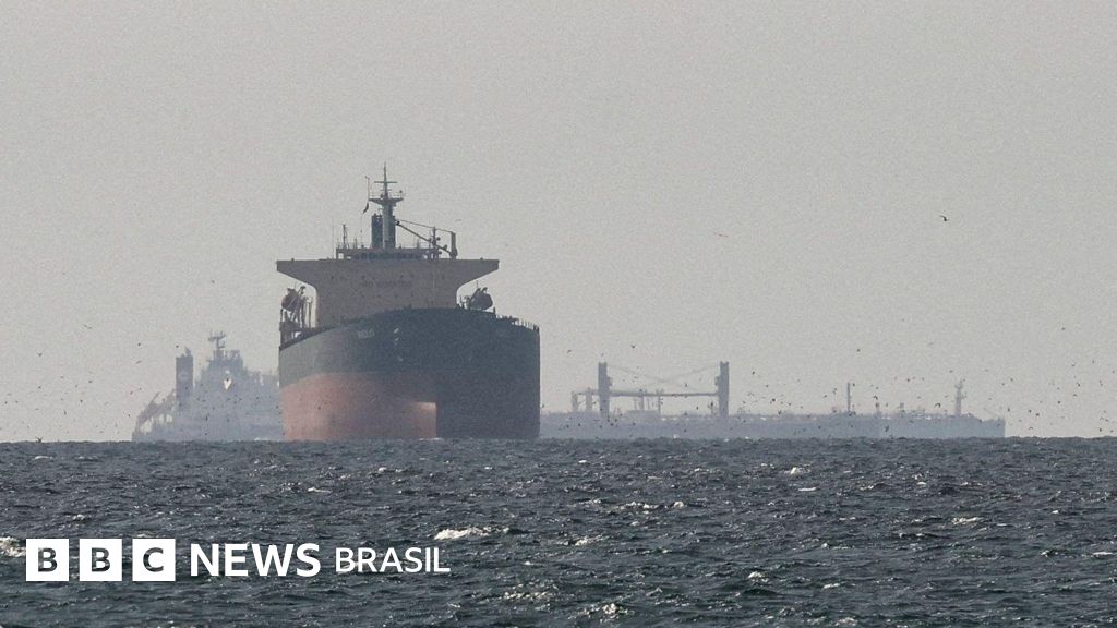 Trump diz que EUA 'aniquilarão' instalações nucleares do Irã se Estreito de Ormuz não abrir em 48 horas