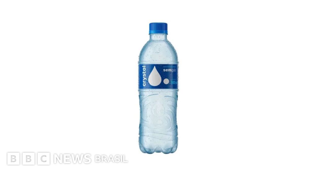 Anvisa manda recolher lote de água Crystal por presença de bactéria; entenda