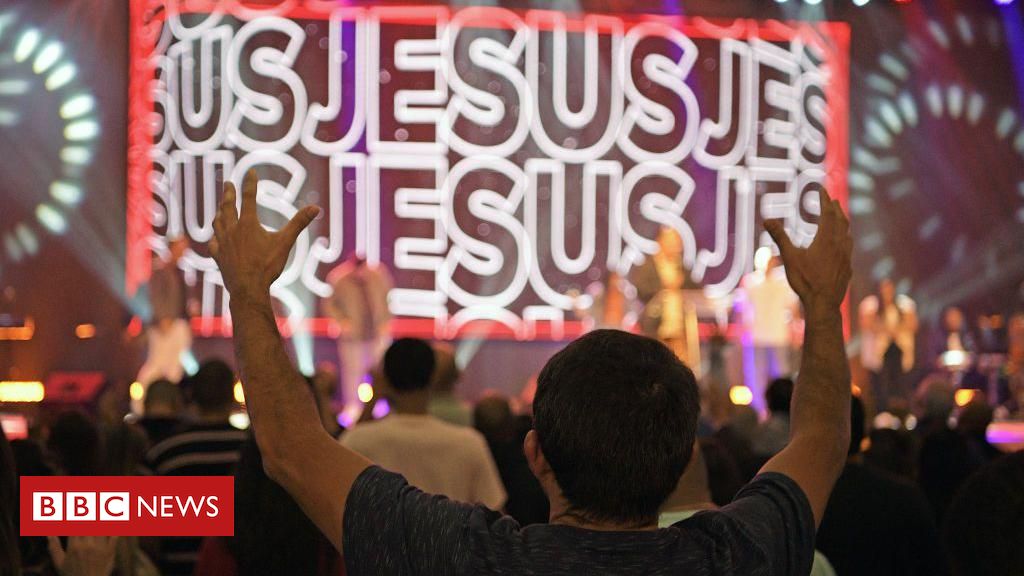Avanço evangélico perde força e outros 7 dados inéditos sobre religião no Censo 2022