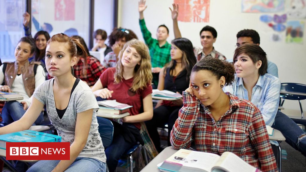 Por que EUA enfrentam 'precipício demográfico', com escassez preocupante de jovens