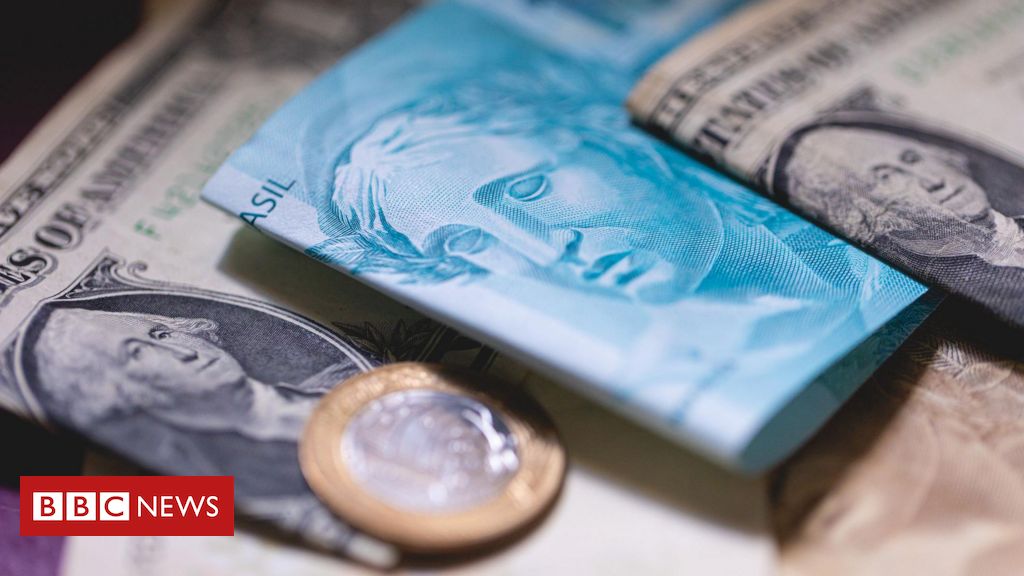 Por que real é de longe moeda que mais perdeu para o dólar no mundo e o que esperar de 2025