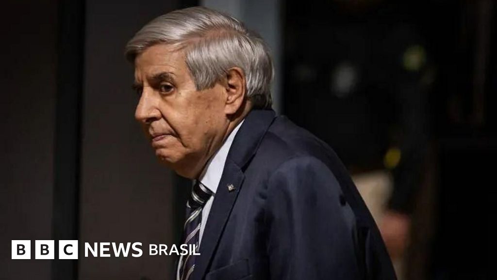 Moraes autoriza prisão domiciliar do general Augusto Heleno por diagnóstico de Alzheimer