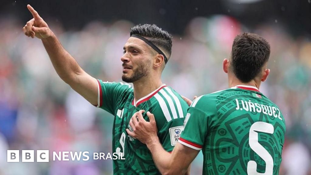 Lágrimas, protagonista brasileiro e mais jovem da Copa em campo: como foi México 2 x 0 África do Sul