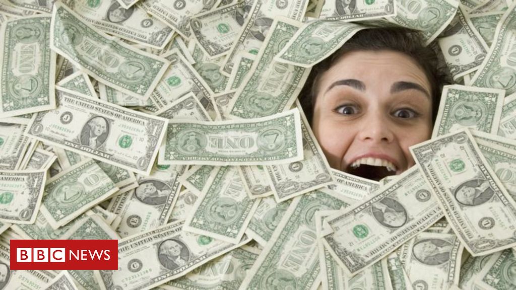 Doar dinheiro traz felicidade, mas não qualquer tipo de doação, diz  pesquisadora - 20/04/2019 - Mundo - Folha