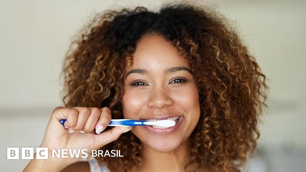 Escovar os dentes antes (e não depois) do café da manhã: essa e outras 3 dicas para uma higiene bucal correta