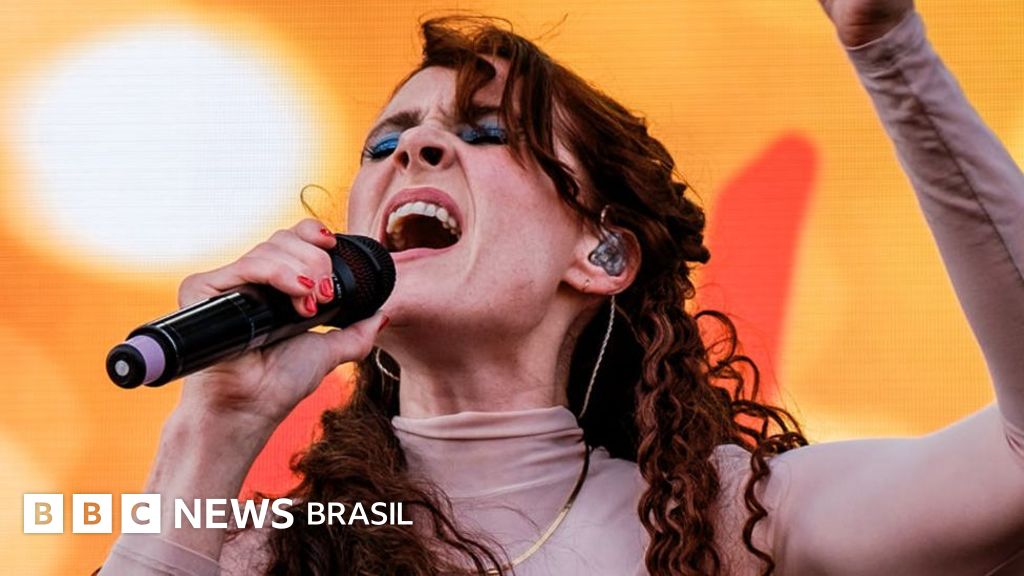 A estrela da música pop que diz fazer dinheiro no Only Fans para financiar turnês que dão prejuízo