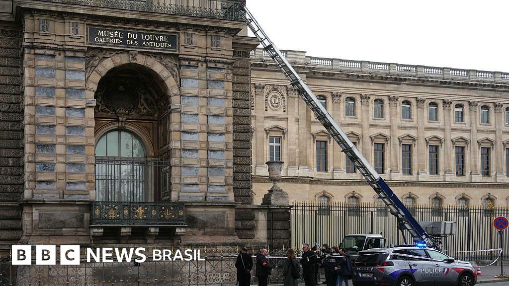 Empresa alemã que fabrica escada elevatória usada no roubo ao Louvre faz propaganda: 'Movimento rápido e silencioso'