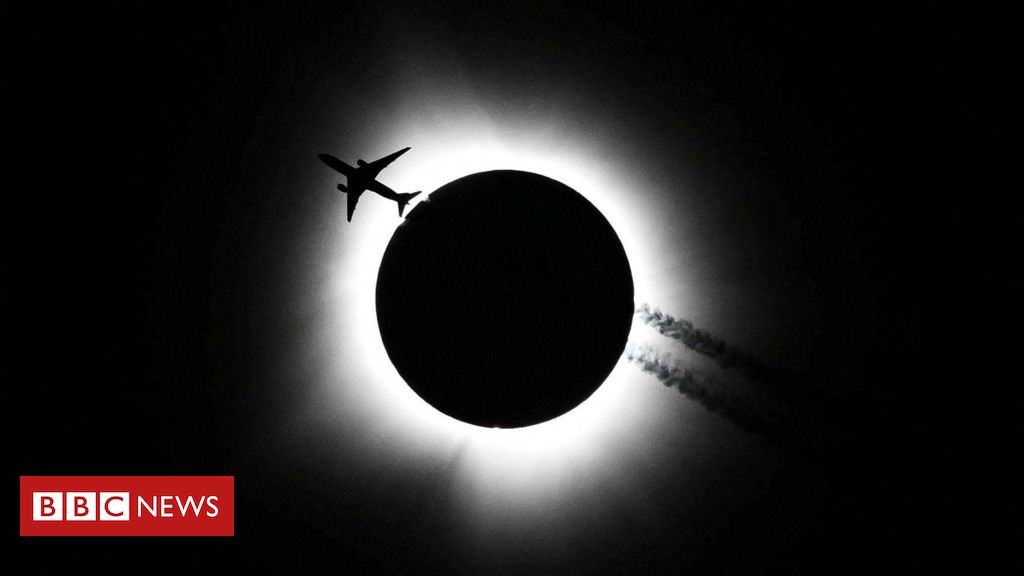 Total solar eclipse: The most amazing images of the phenomenon seen in three countries