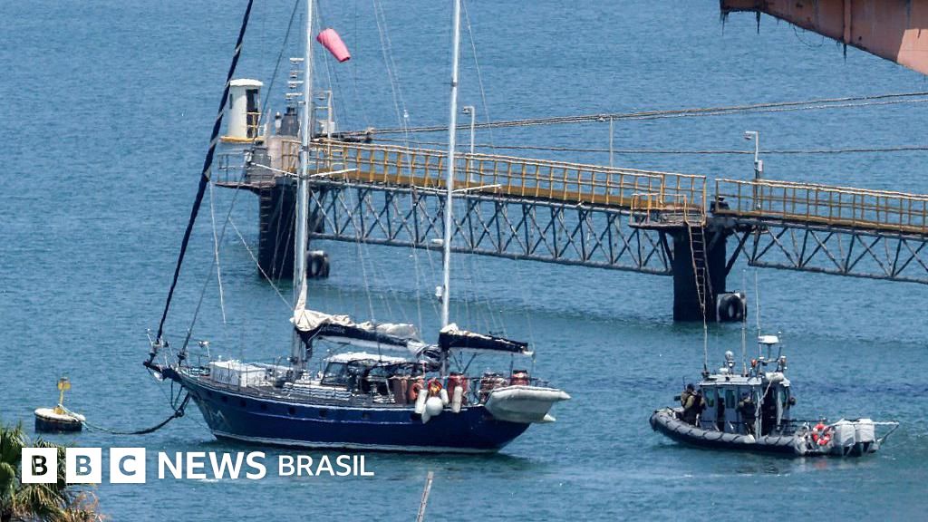 Seis ativistas do barco Madleen são deportados de Israel, incluindo brasileiro Thiago Ávila