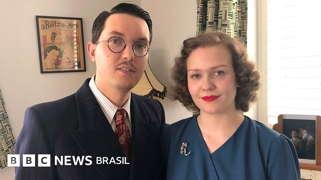 O casal que vive como se estivesse nos anos 1940: 'É uma vida simples'