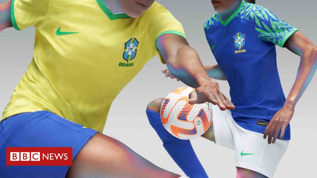 Preços baixos em Brasil homens Camisas de futebol da Equipe