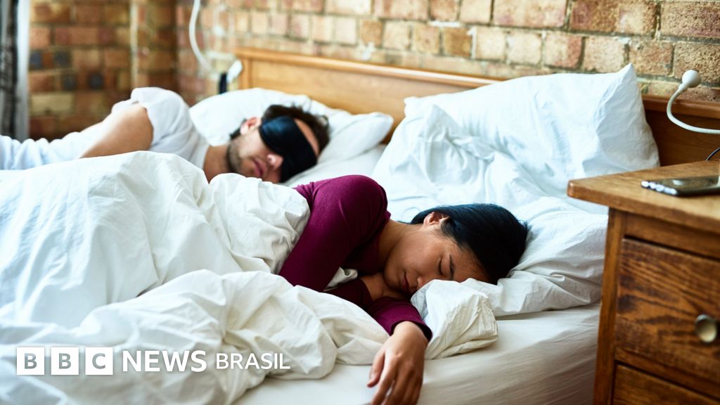 Dormir junto ou em camas separadas? O que dizem os estudos