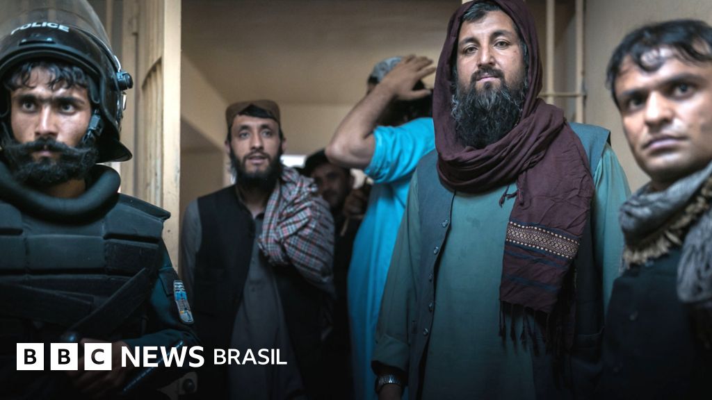 Como é o interior da maior prisão do Afeganistão, que abriga 2 mil presos do Talebã