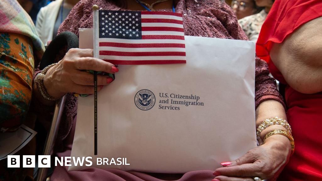 Eles estavam prestes a se tornar americanos – até Trump cancelar suas cerimônias de cidadania