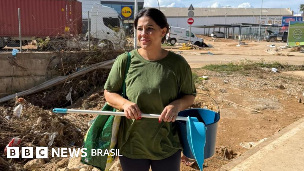 'Esta catástrofe é maior do que muita gente pode imaginar': os brasileiros voluntários em Valência